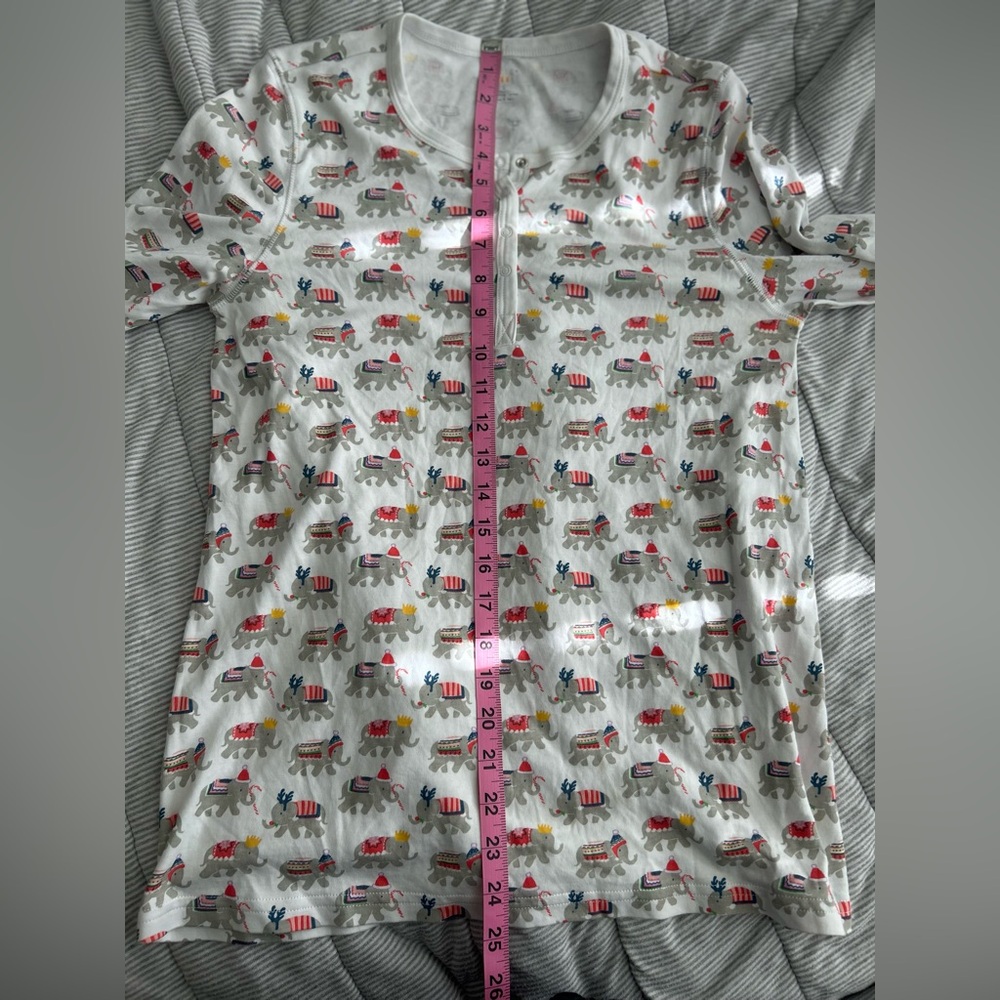 Roller Rabbit Long Sleeved Christmas Hathi top Size small - Picture 7 of 7